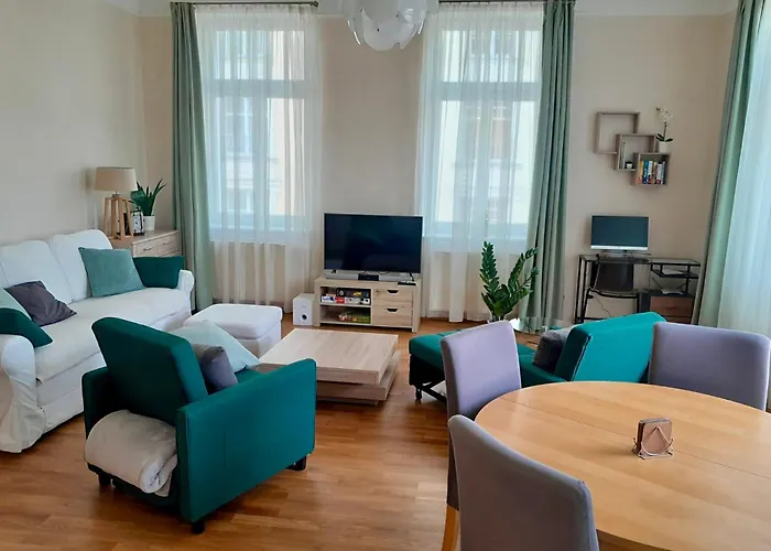 Balconies Above Colonnade Apartmán *